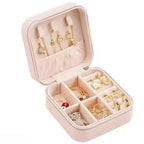 Small Travel Jewelry Case – Portable PU Leather Jewelry Organizer Box for Rings, Earrings & Necklaces | Travel-Friendly Storage Cube.